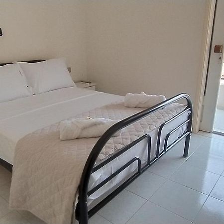Leonidio Rocks Bed and Breakfast Buitenkant foto