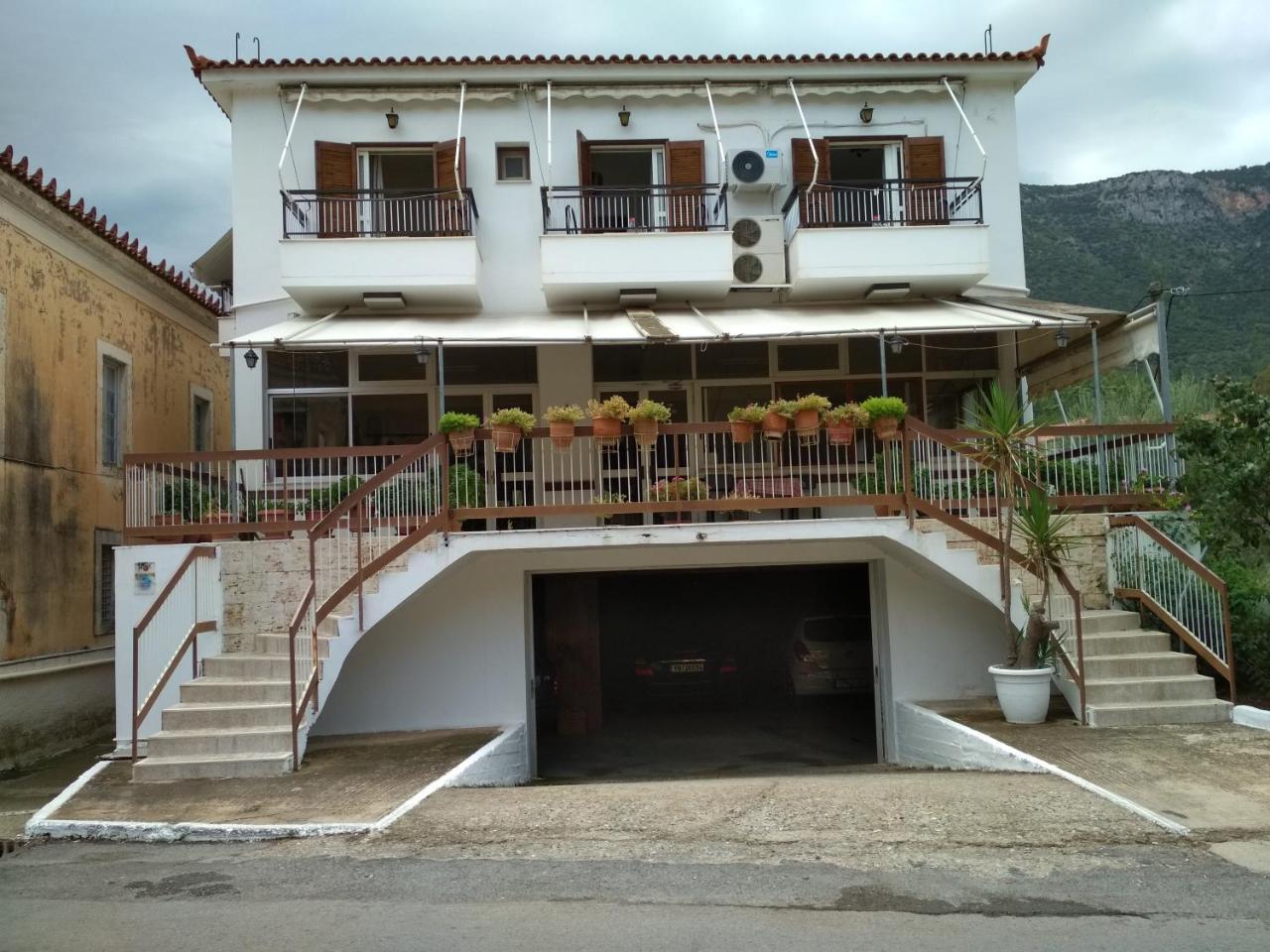 Leonidio Rocks Bed and Breakfast Buitenkant foto
